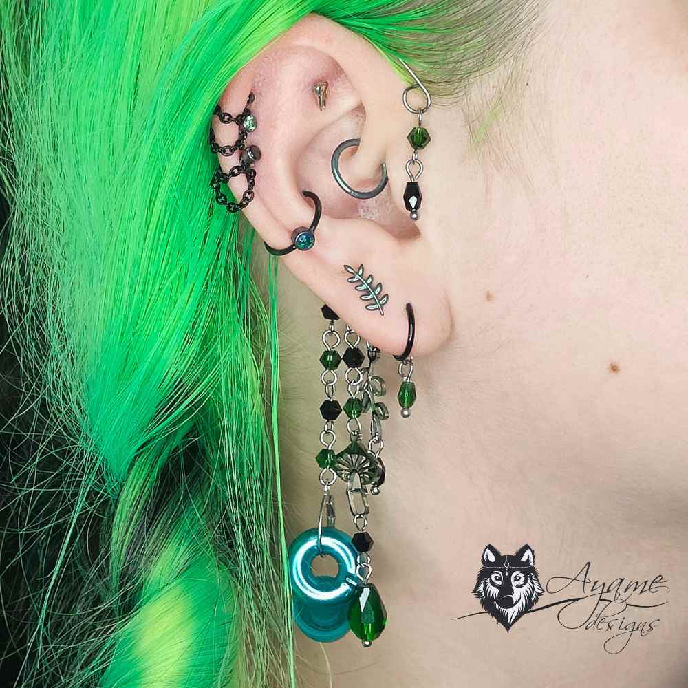 Ayame Designs - Faye Stainless Steel Loop Earplug Oor wrap - Zilverkleurig